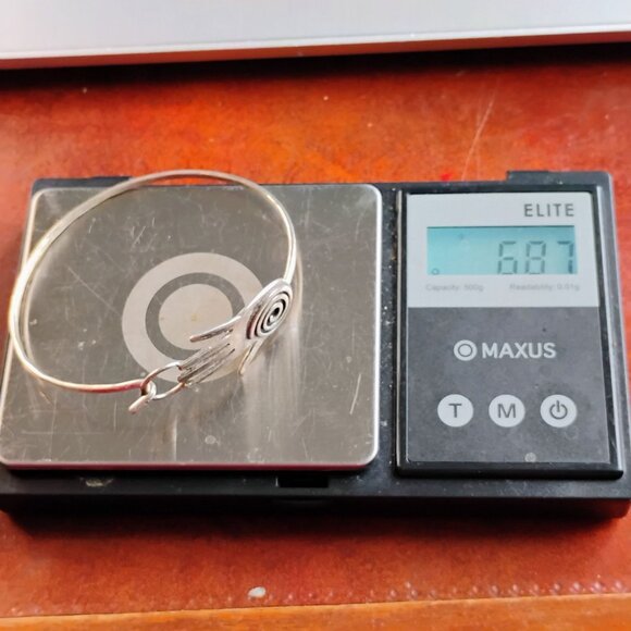 Susan Roggio Sterling Silver Healing Hand Bangle Bracelet - Picture 9 of 9